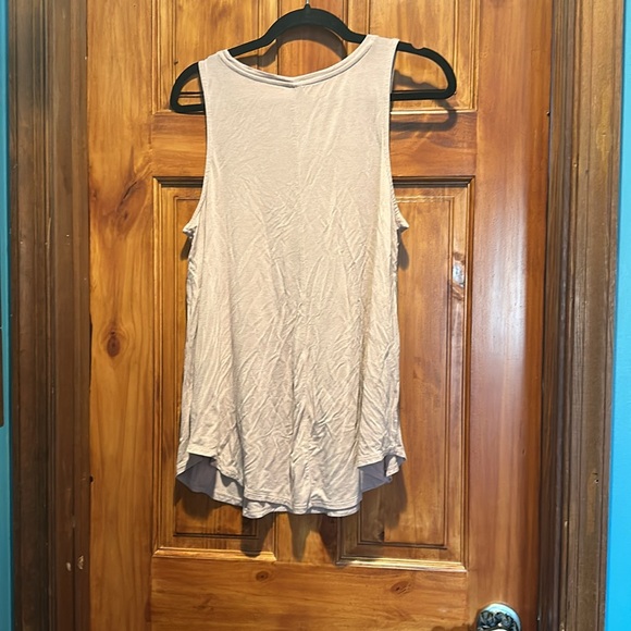 Old Navy, tank top for ladies in blush pink - Picture 3 of 3